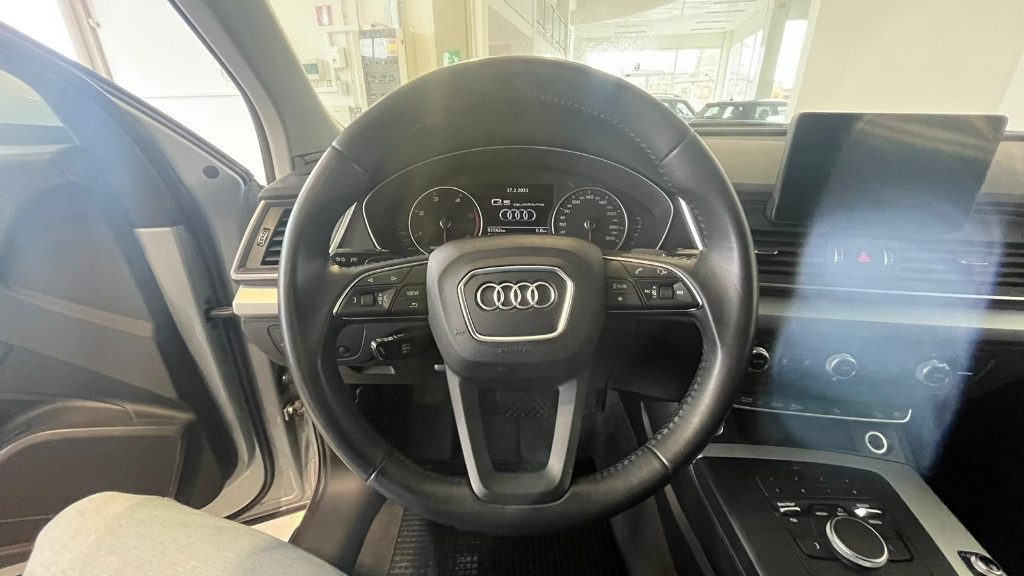 AUDI Q5 2.0 TDI quattro S tronic Business Design - 8