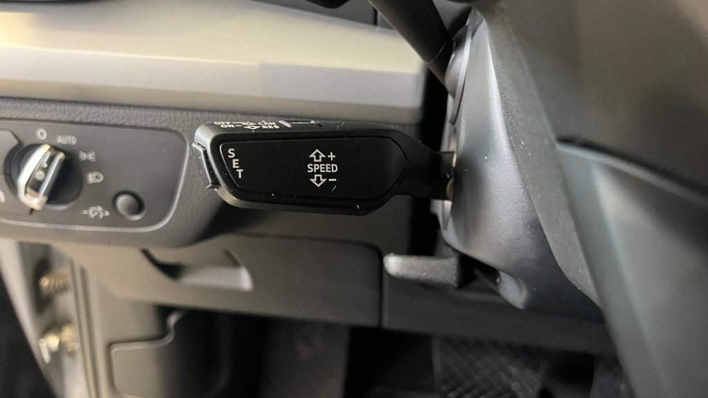 AUDI Q5 2.0 TDI quattro S tronic Business Design - 11