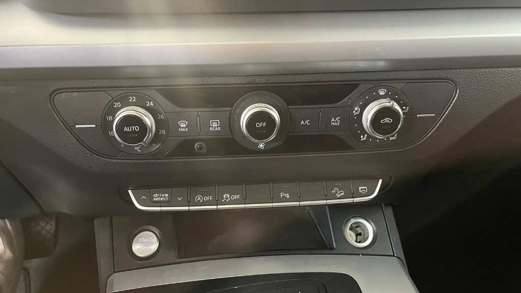 AUDI Q5 2.0 TDI quattro S tronic Business Design - 15