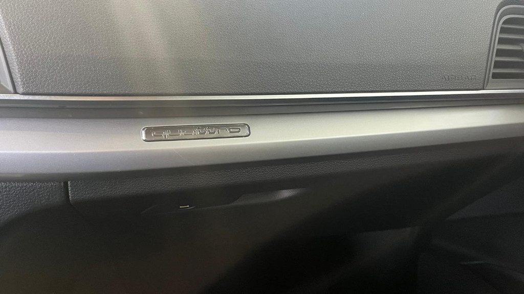 AUDI Q5 2.0 TDI quattro S tronic Business Design - 17