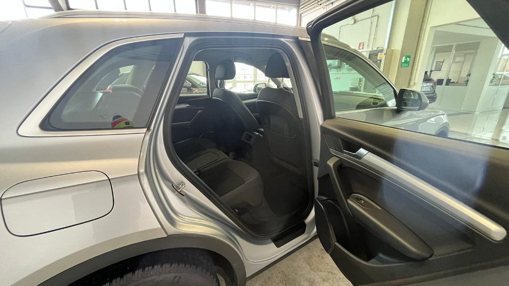 AUDI Q5 2.0 TDI quattro S tronic Business Design - 26