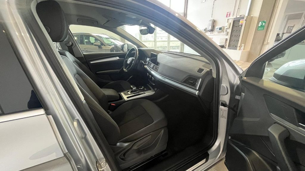 AUDI Q5 2.0 TDI quattro S tronic Business Design - 27