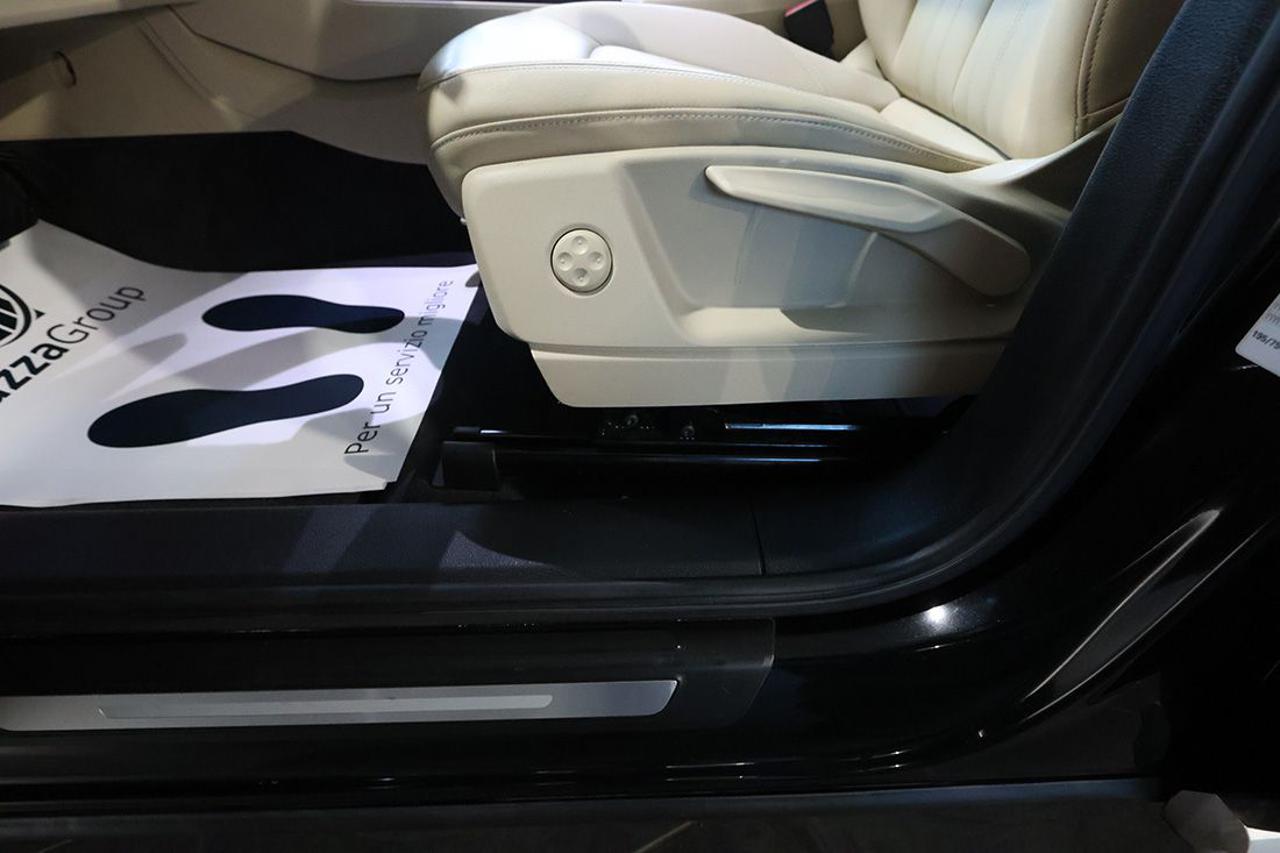 AUDI Q5 40 TDI Quattro S-Tronic Business Advanced - 43