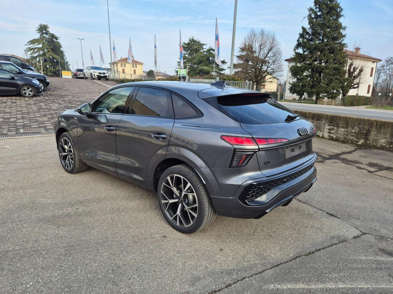 AUDI Q3 SPB TDI 110 kW S tronic S Line edition - 8