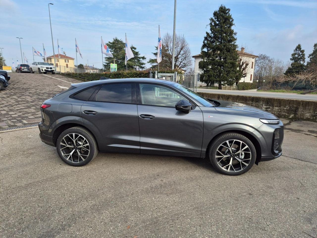 AUDI Q3 SPB TDI 110 kW S tronic S Line edition - 6