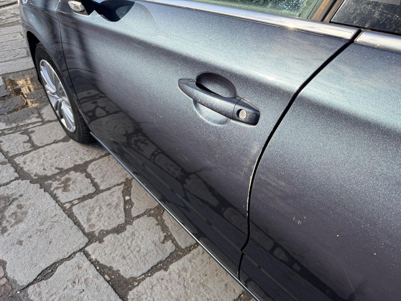 CITROEN C4 1.6 HDi 110 Exclusive - 17