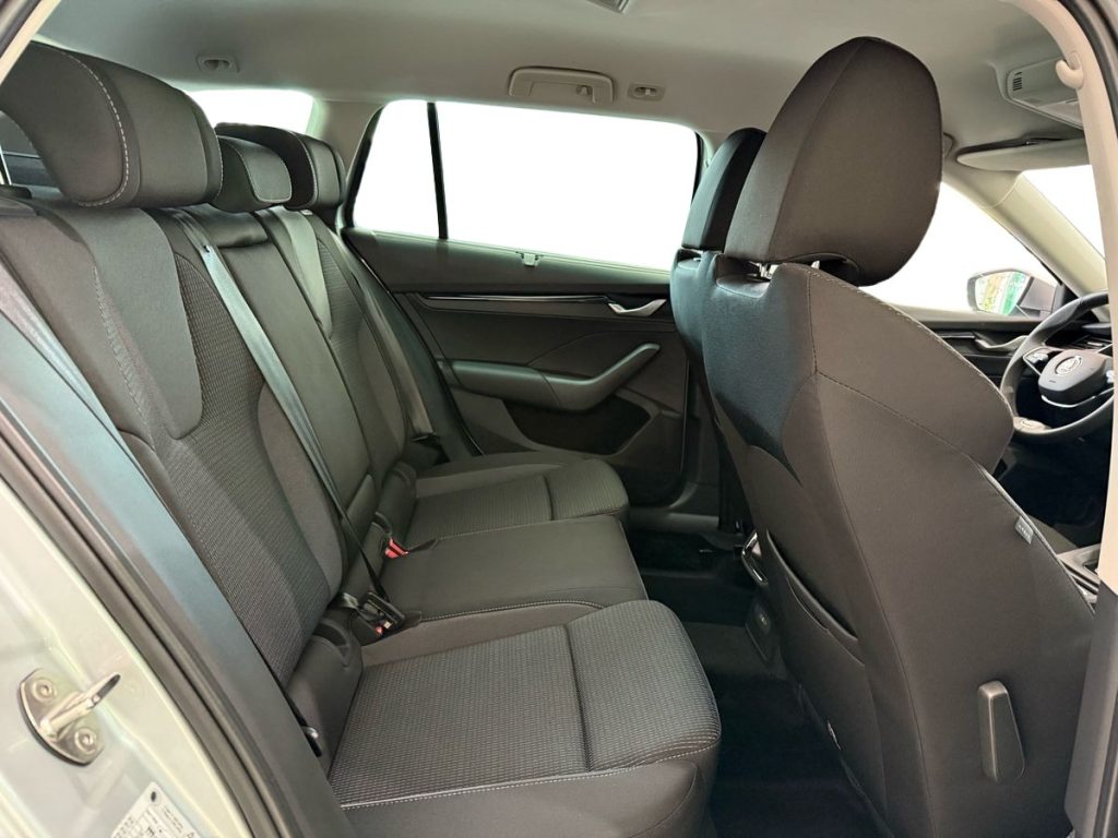 SKODA Octavia 2.0 TDI 150 CV DSG Wagon Executive - 11