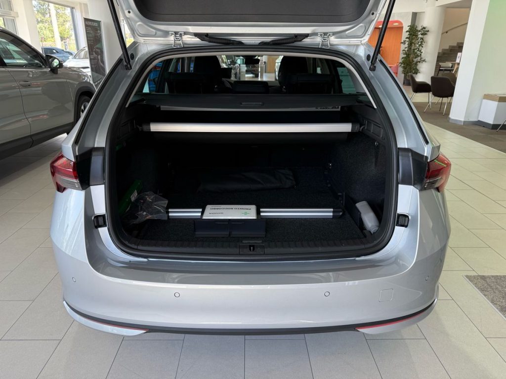 SKODA Octavia 2.0 TDI 150 CV DSG Wagon Executive - 12