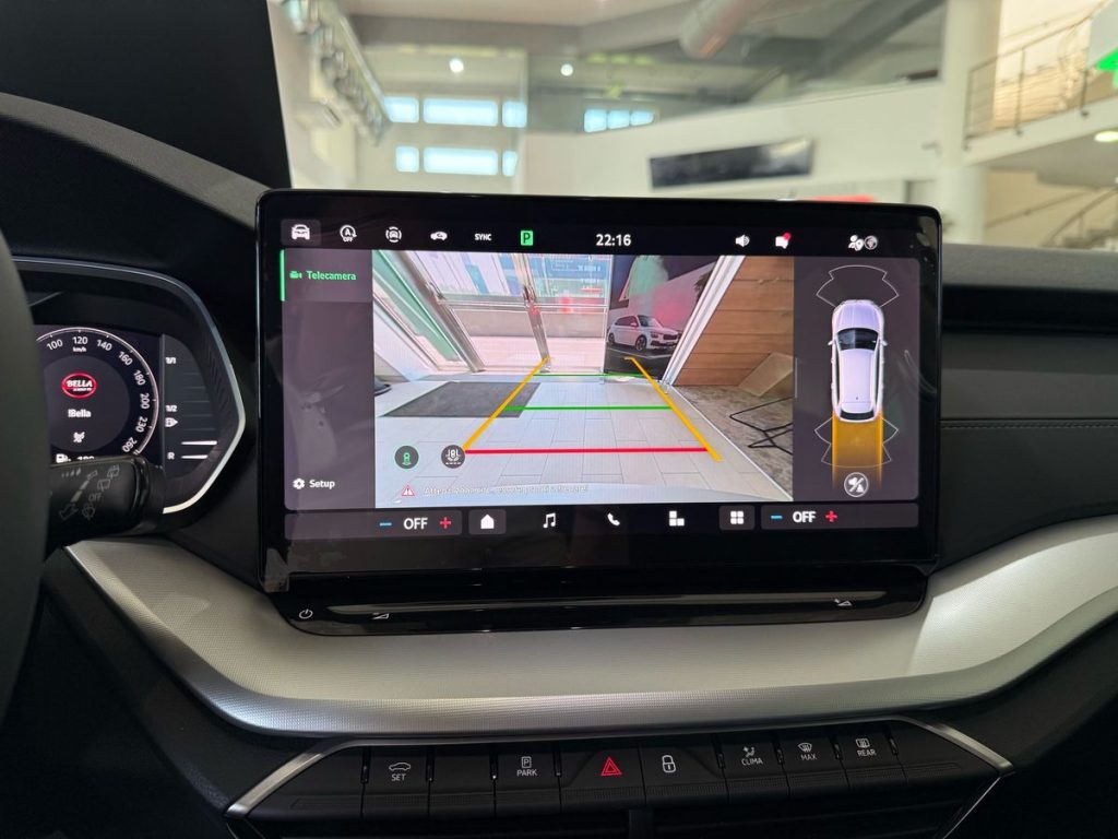 SKODA Octavia 2.0 TDI 150 CV DSG Wagon Executive - 18