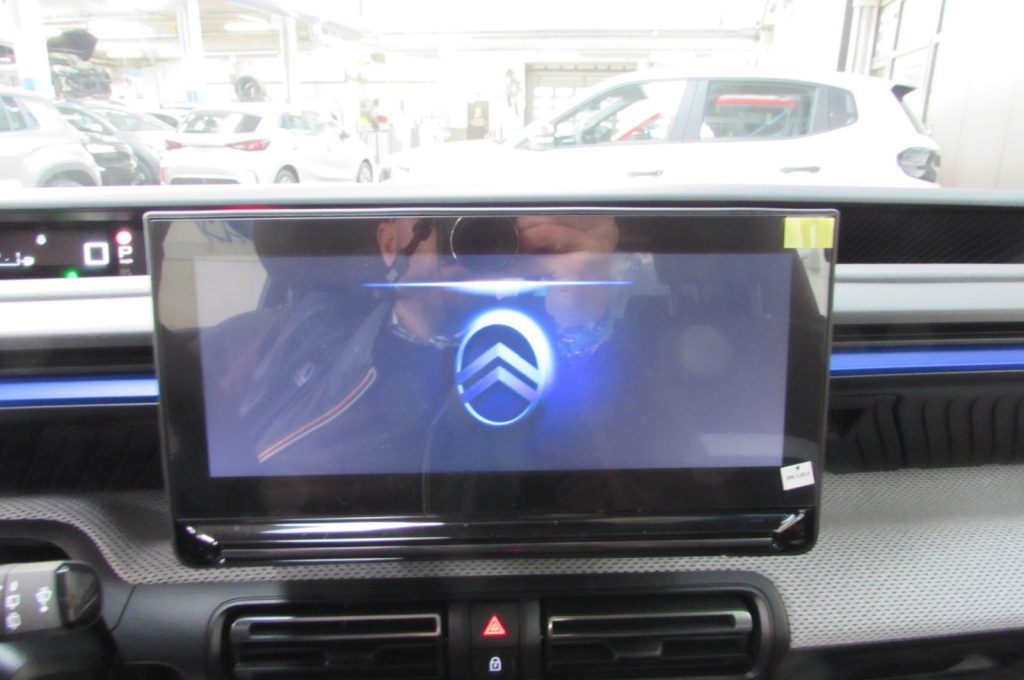 CITROEN C3 1.2 Hybrid 110 e-DCS6 Plus KM.ZERO - 8