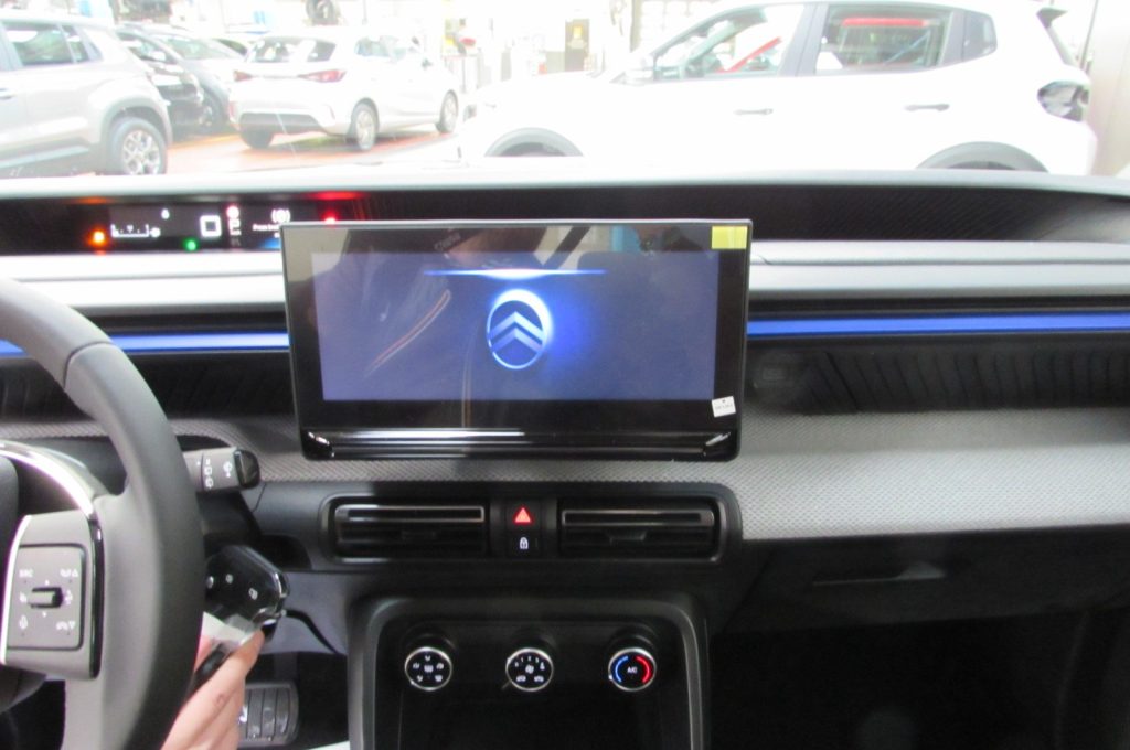 CITROEN C3 1.2 Hybrid 110 e-DCS6 Plus KM.ZERO - 7