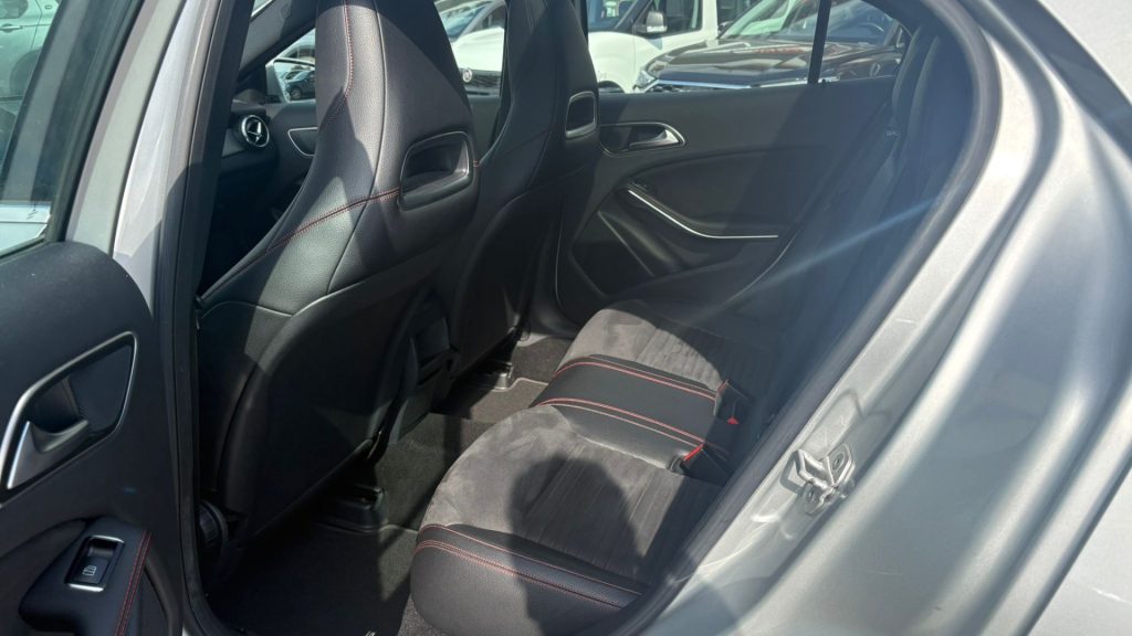 MERCEDES-BENZ GLA 200 CDI Automatic Premium ** TETTO PANORAMA ** - 14