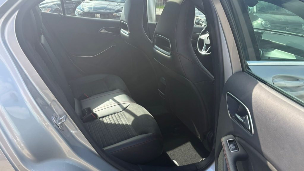 MERCEDES-BENZ GLA 200 CDI Automatic Premium ** TETTO PANORAMA ** - 17