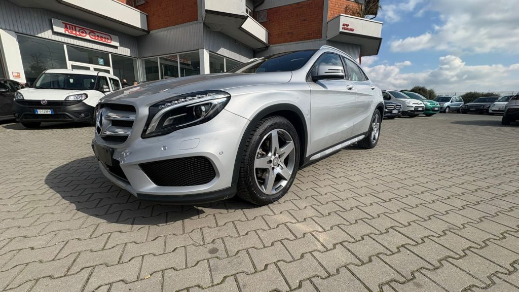 MERCEDES-BENZ GLA 200 CDI Automatic Premium ** TETTO PANORAMA ** - 20