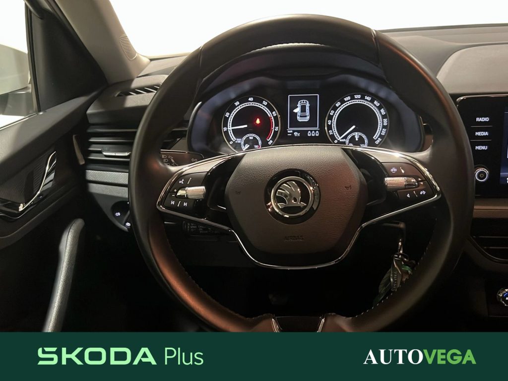 SKODA Kamiq 1.0 tsi ambition 110cv - 9