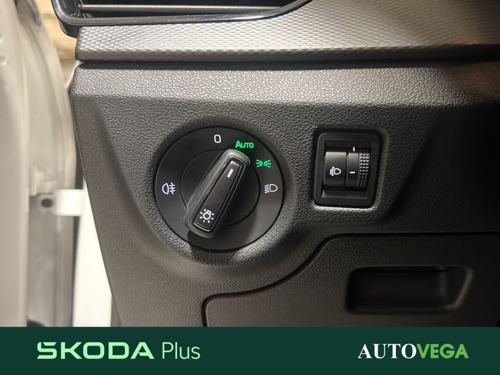 SKODA Kamiq 1.0 tsi ambition 110cv - 10