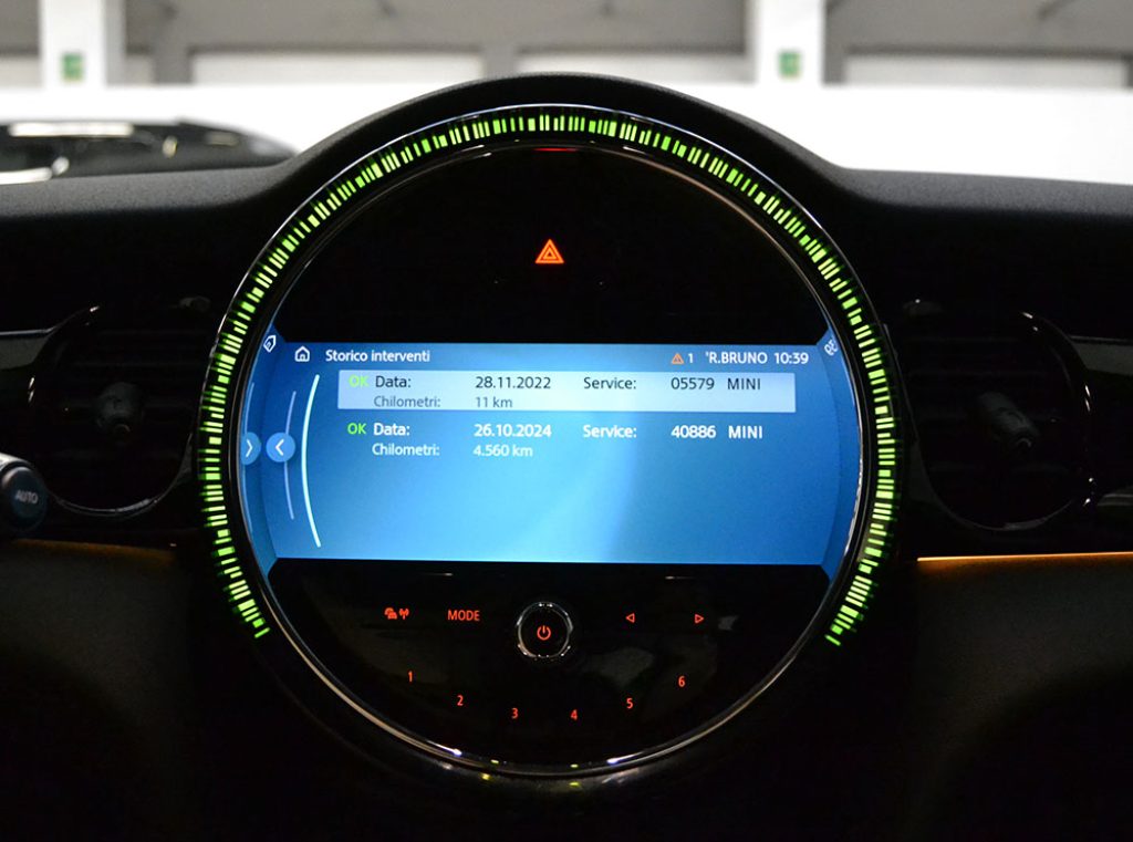 MINI Cooper 1.5 Automatica Essential 5 porte KM 8.000 ** - 12