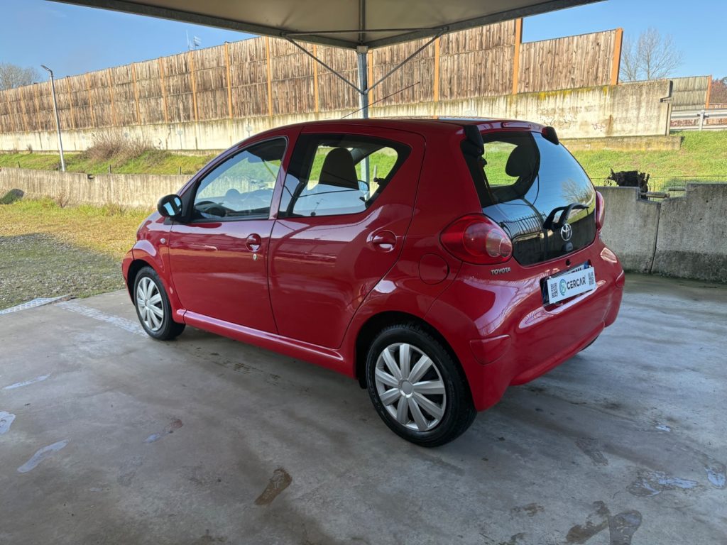 TOYOTA Aygo 1.0 12V VVT-i 5 porte OK NEOPATENTATI 5 PORTE - 4