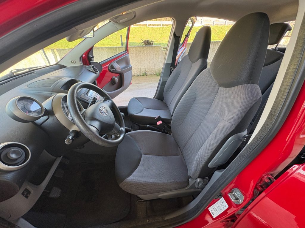 TOYOTA Aygo 1.0 12V VVT-i 5 porte OK NEOPATENTATI 5 PORTE - 10