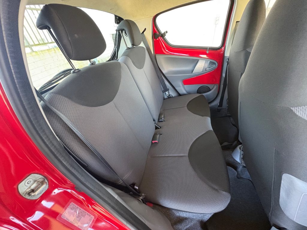 TOYOTA Aygo 1.0 12V VVT-i 5 porte OK NEOPATENTATI 5 PORTE - 16