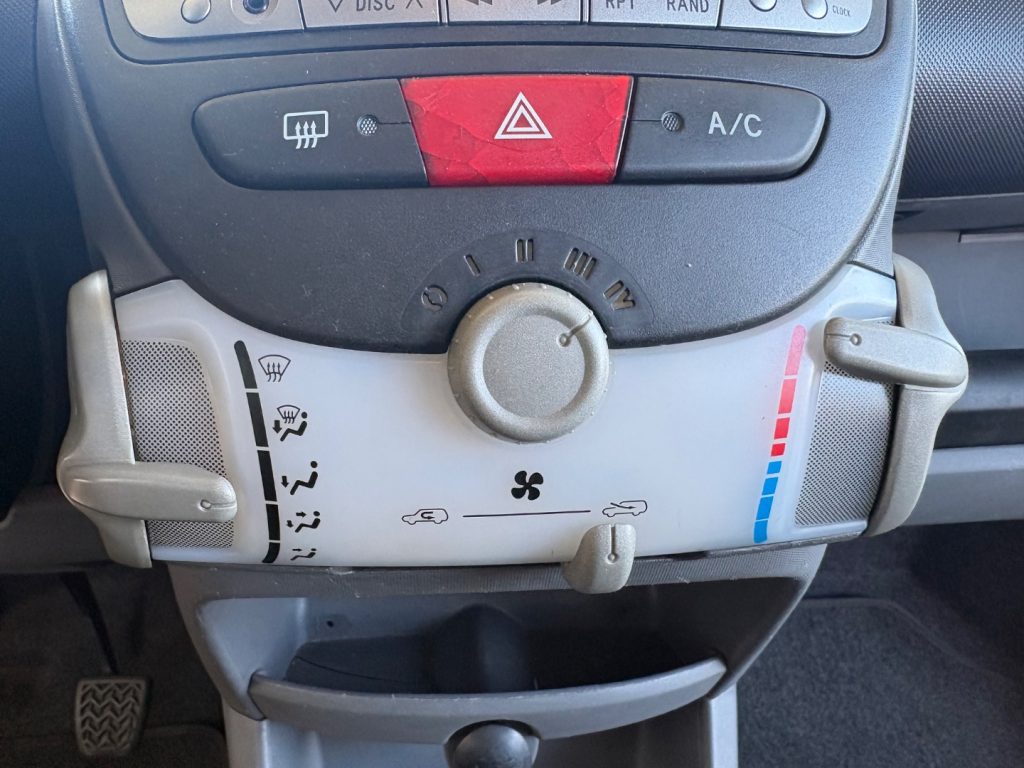 TOYOTA Aygo 1.0 12V VVT-i 5 porte OK NEOPATENTATI 5 PORTE - 14