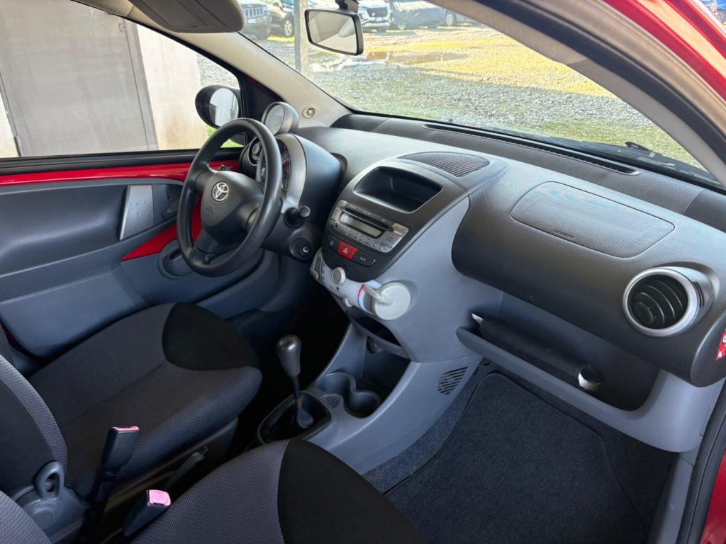 TOYOTA Aygo 1.0 12V VVT-i 5 porte OK NEOPATENTATI 5 PORTE - 30