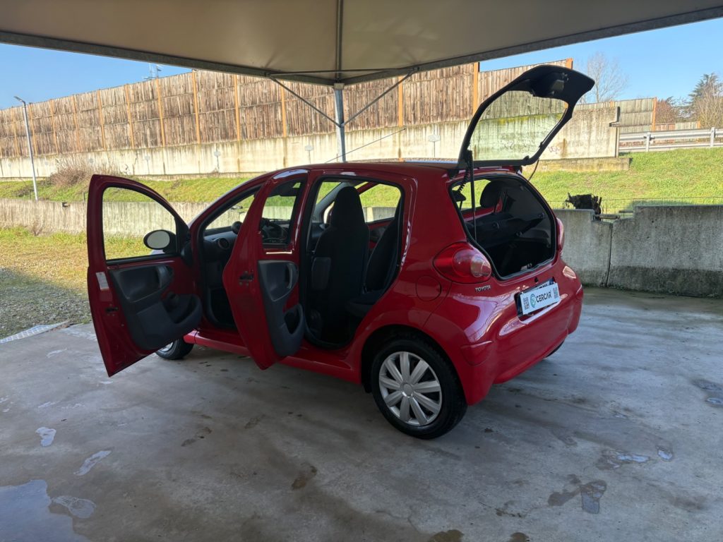TOYOTA Aygo 1.0 12V VVT-i 5 porte OK NEOPATENTATI 5 PORTE - 38