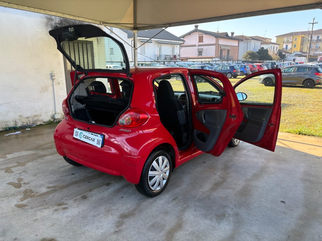 TOYOTA Aygo 1.0 12V VVT-i 5 porte OK NEOPATENTATI 5 PORTE - 40