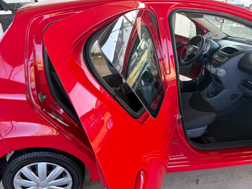 TOYOTA Aygo 1.0 12V VVT-i 5 porte OK NEOPATENTATI 5 PORTE - 41