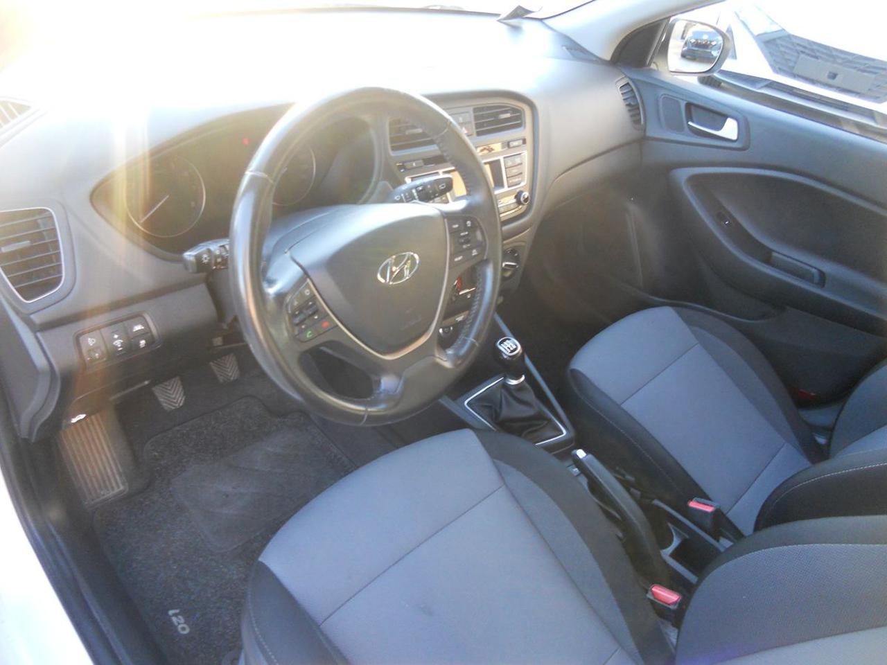 HYUNDAI i20 1.2 84 CV 5 porte Econext Comfort - 8