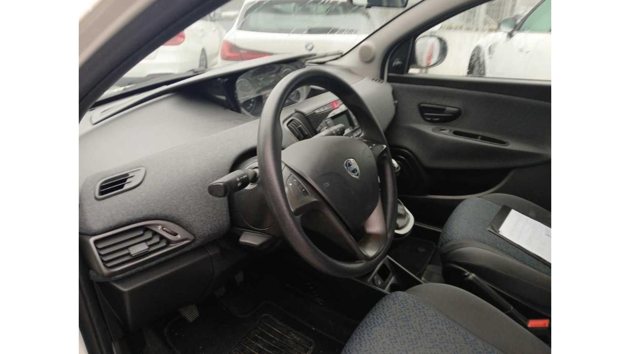 LANCIA Ypsilon 1.0 FireFly 5 porte S&S Hybrid Ecochic Silver - 9