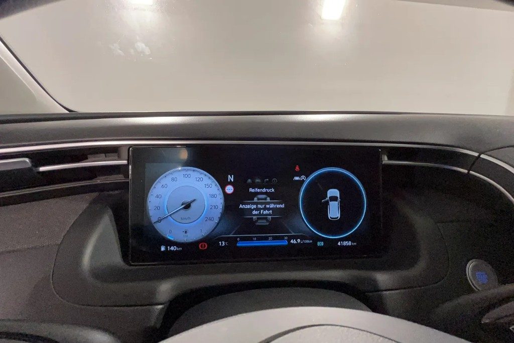 HYUNDAI Tucson 1.6 CRDI 48V XLine - 6