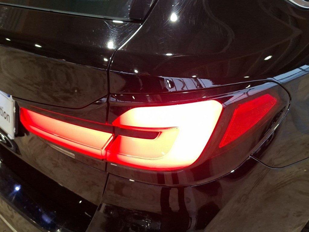 BMW 520 d 48V Touring Luxury Aut. +Tetto apr. - 7
