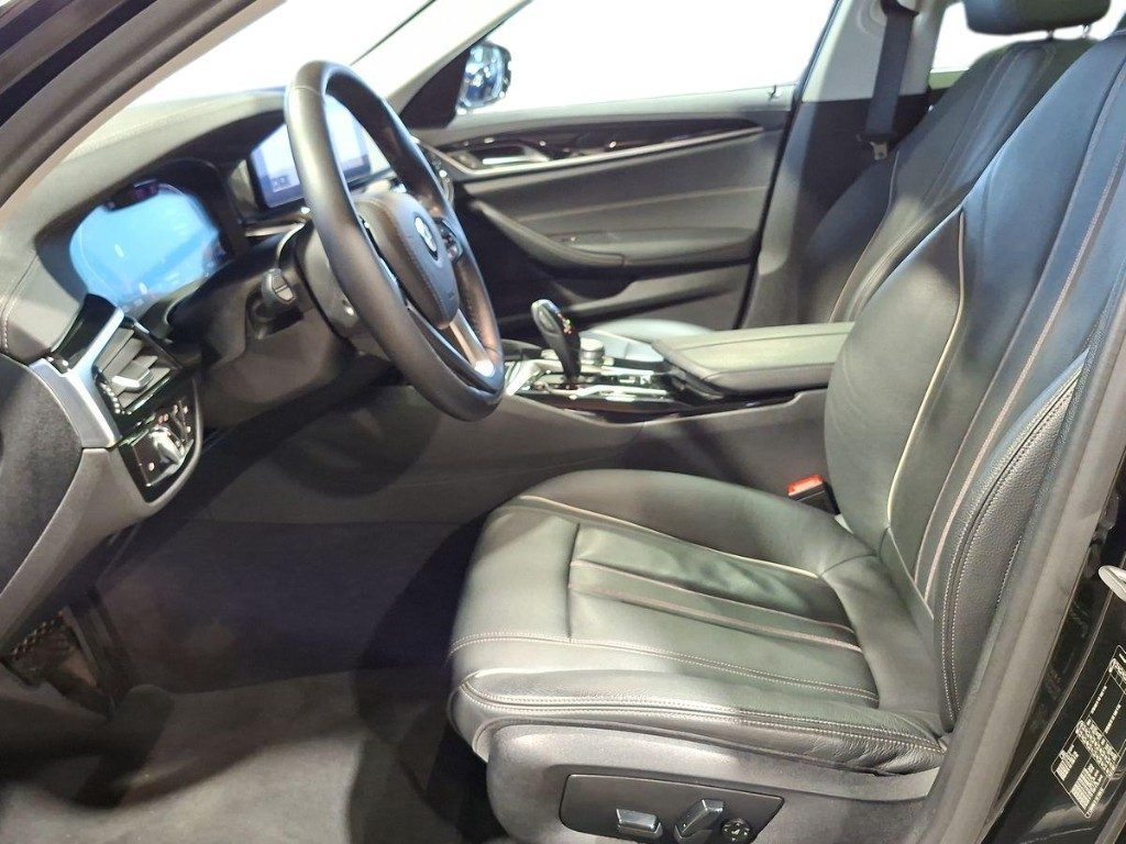 BMW 520 d 48V Touring Luxury Aut. +Tetto apr. - 10