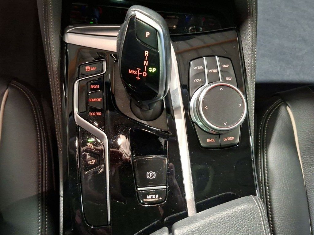 BMW 520 d 48V Touring Luxury Aut. +Tetto apr. - 13