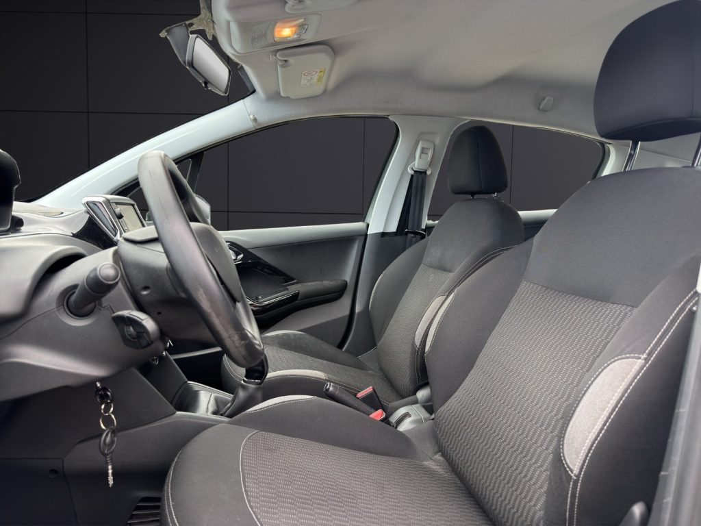 PEUGEOT 208 1° serie PureTech 82 5 porte Active Gpl - 9