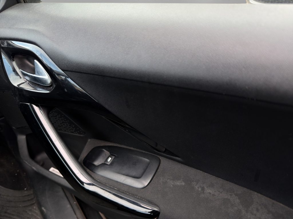 PEUGEOT 208 1° serie PureTech 82 5 porte Active Gpl - 17