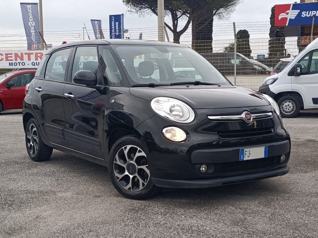 FIAT 500L Nero pastello