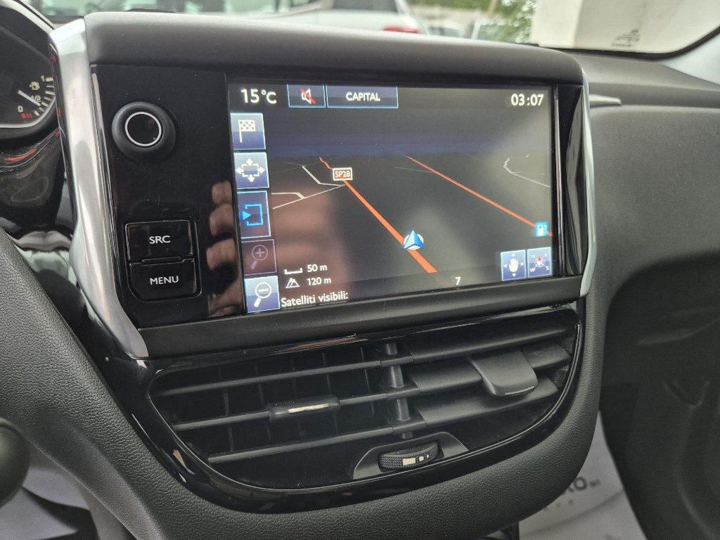 PEUGEOT 208 1.4 8V HDi 68CV 5p. Business - 12