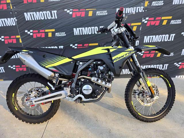 FANTIC MOTOR Motard 125 Black pastel