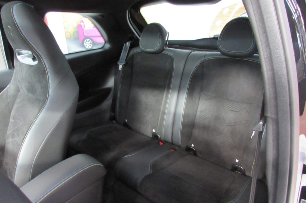 ABARTH 500e Turismo - 11