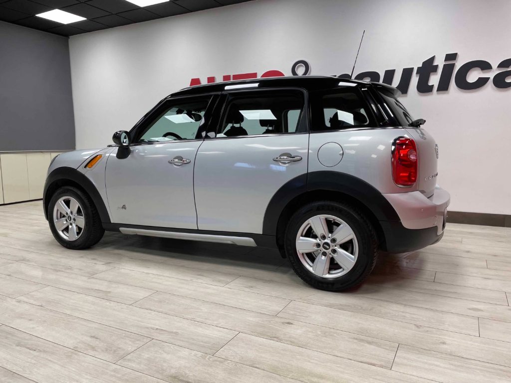 MINI Countryman MINI COOPER D BUSINESS COUNTRYMAN 1.6 ALL4 - 7