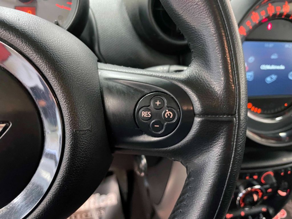 MINI Countryman MINI COOPER D BUSINESS COUNTRYMAN 1.6 ALL4 - 19