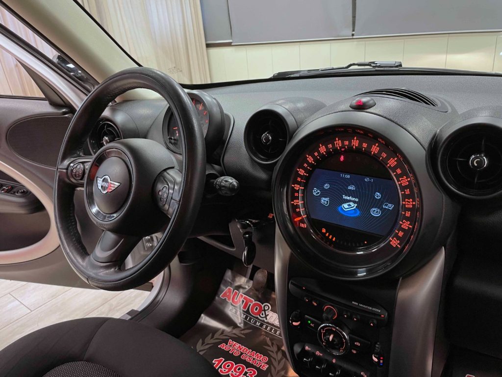 MINI Countryman MINI COOPER D BUSINESS COUNTRYMAN 1.6 ALL4 - 42