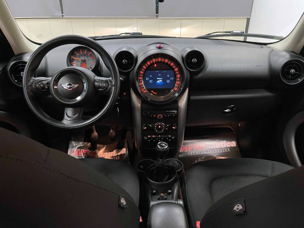 MINI Countryman MINI COOPER D BUSINESS COUNTRYMAN 1.6 ALL4 - 46