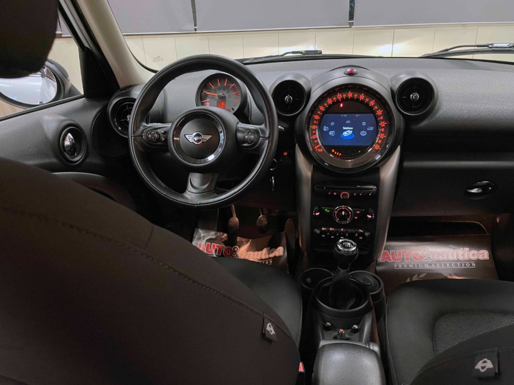 MINI Countryman MINI COOPER D BUSINESS COUNTRYMAN 1.6 ALL4 - 47
