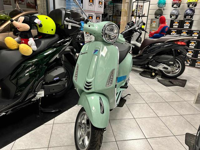 VESPA Primavera 125 Verde amabile  pastello