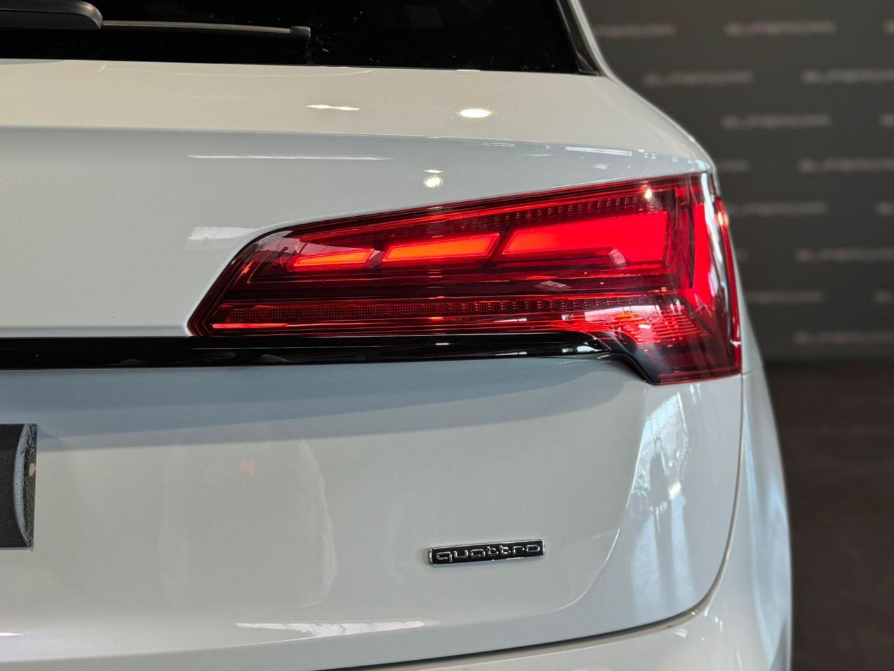 AUDI Q5 40 TDI 204 CV quattro S tronic Identity Black - 6