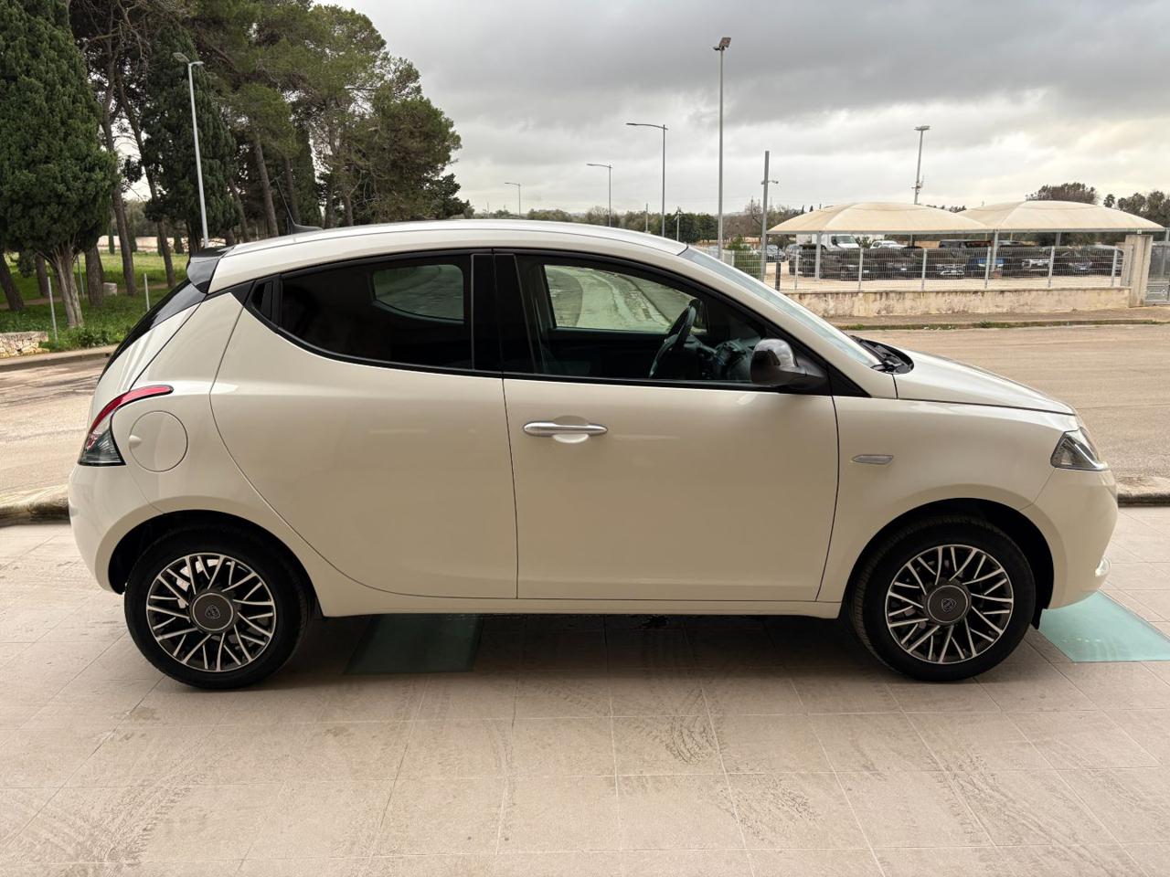 LANCIA Ypsilon 1.0 FireFly 5 porte S&S Hybrid Gold 5 posti. - 4