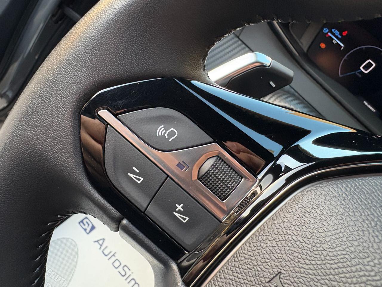 PEUGEOT 2008 1.5 BlueHDi 130 S&S EAT8 Allure - 19